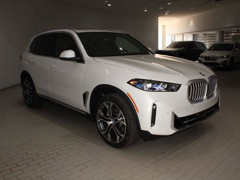 Used 2026 BMW X5 sDrive40i w/ Climate Comfort Package image 8