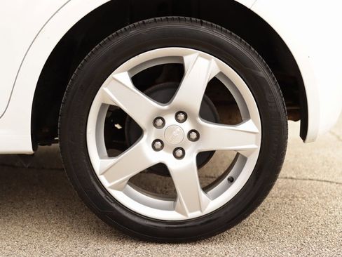 Used 2014 Chevrolet Sonic LTZ image 30