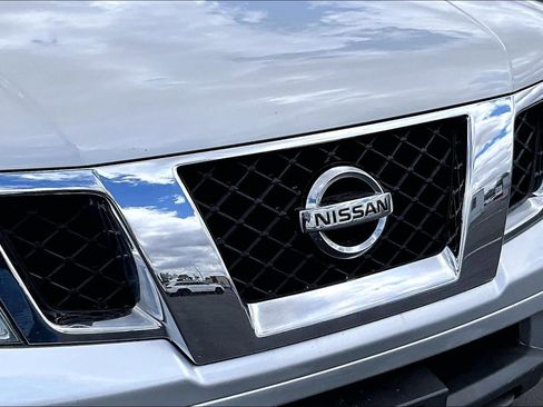 Used 2019 Nissan Frontier SV RWD image 6