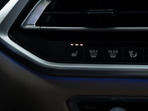 Used 2021 BMW X7 xDrive40i w/ M Sport Package image 14