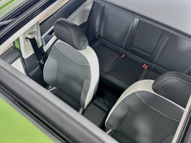 New 2027 Volkswagen Taos SE AWD/4WD image 21