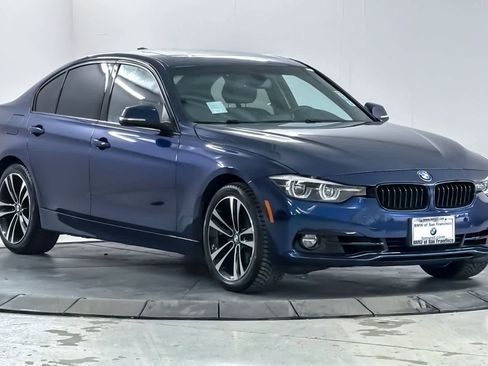 Used 2018 BMW 330i Sedan RWD image 9