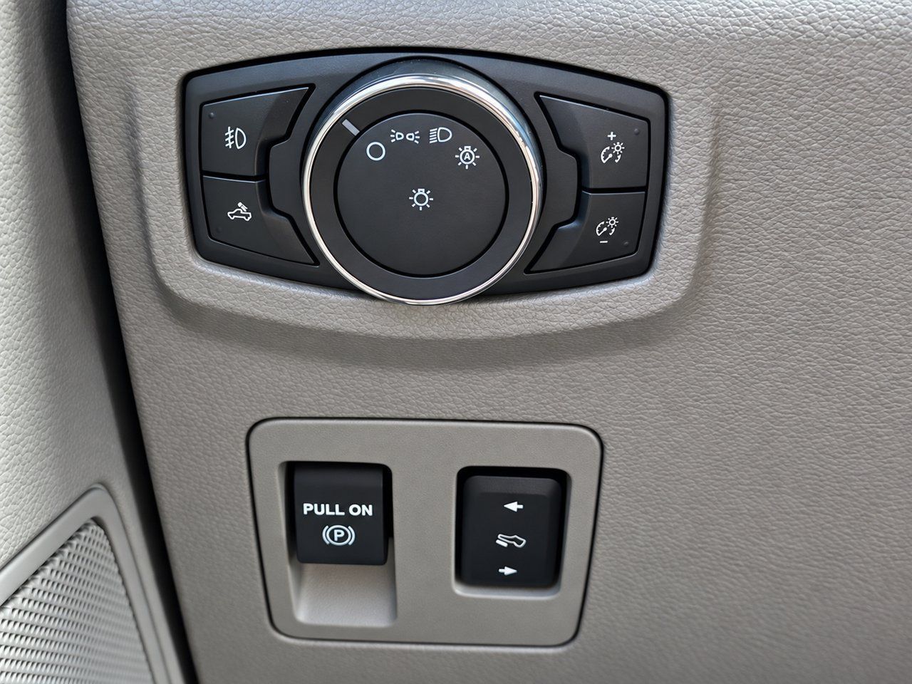 Used 2019 Ford F150 XLT w/ Equipment Group 302A Luxury RWD image 23