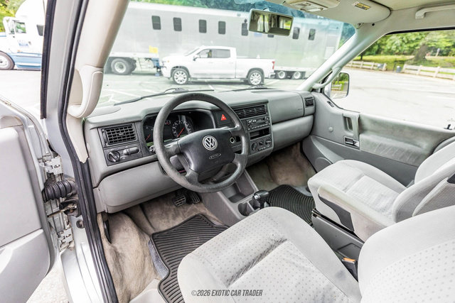 Used 2002 Volkswagen Eurovan MV FWD image 24