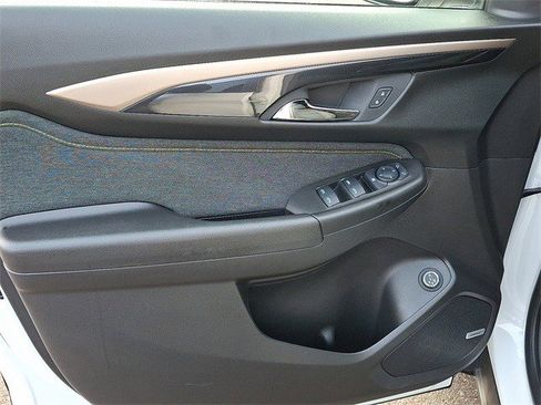 Certified 2025 Chevrolet TrailBlazer ACTIV w/ Convenience Package image 6