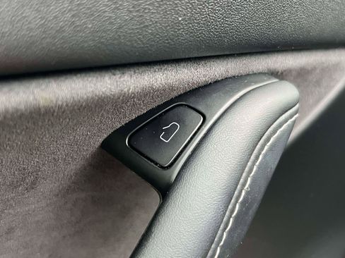 Used 2021 Tesla Model Y Long Range AWD/4WD image 20