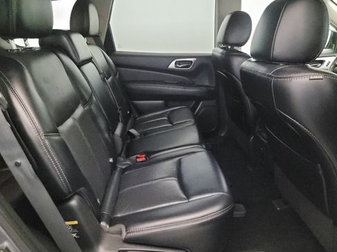 Used 2017 Nissan Pathfinder Platinum FWD image 19