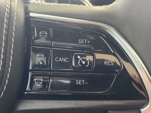 Used 2023 Jeep Grand Cherokee L Overland w/ Rear Seat Video Group I image 40