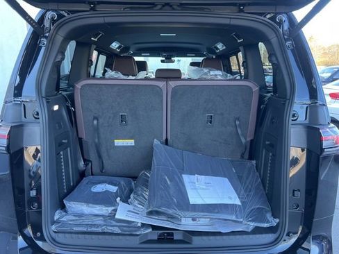 New 2025 Volkswagen ID. Buzz Pro S image 32