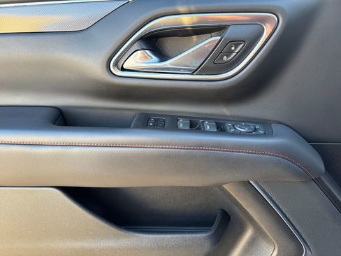 Used 2021 Chevrolet Suburban RST w/ Luxury Package image 18