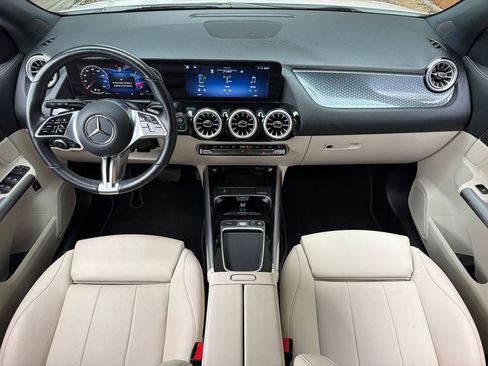 Used 2025 Mercedes-Benz GLA 250 4MATIC image 21