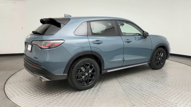 Used 2023 Honda HR-V Sport image 2
