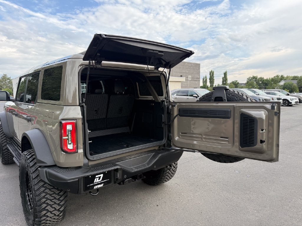 Used 2025 Ford Bronco Badlands AWD/4WD image 13
