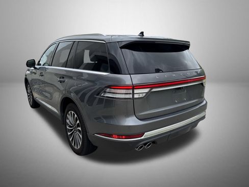 Used 2023 Lincoln Aviator AWD w/ Premium Package image 4