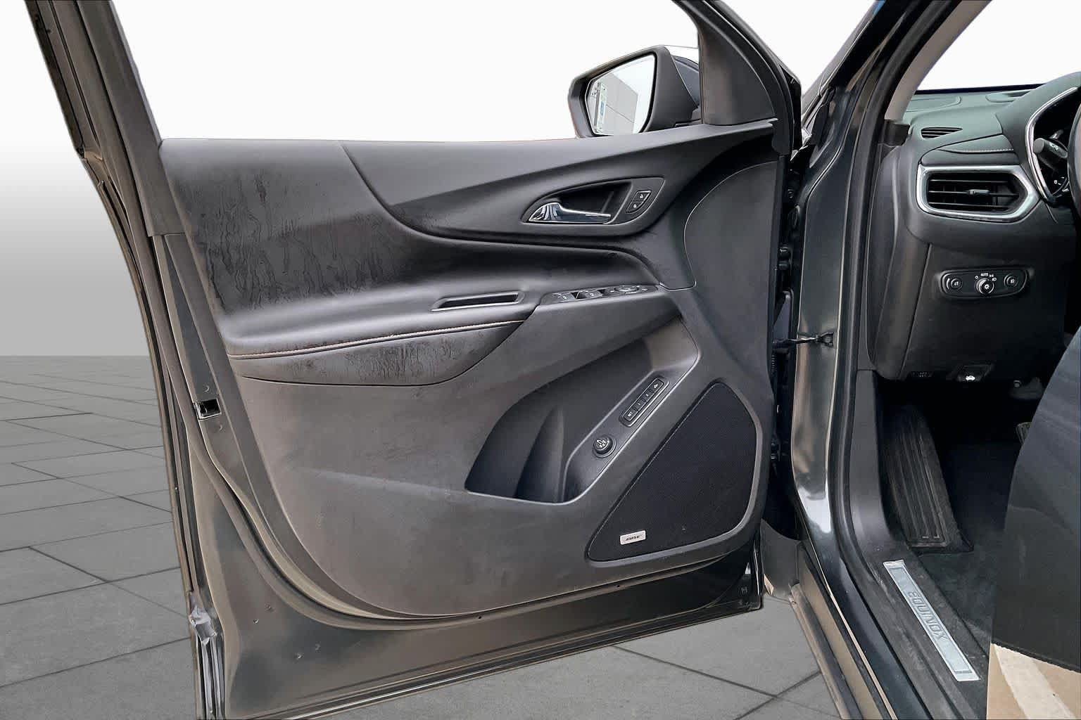 Used 2021 Chevrolet Equinox Premier FWD image 22
