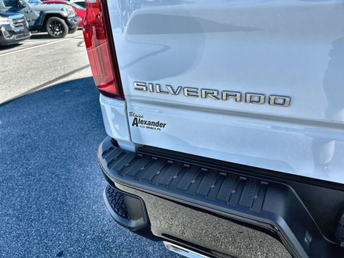 Used 2023 Chevrolet Silverado 1500 LT Trail Boss w/ Protection Package image 11