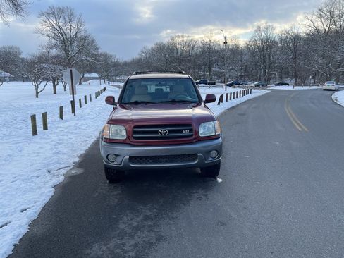 Used 2004 Toyota Sequoia SR5 image 4