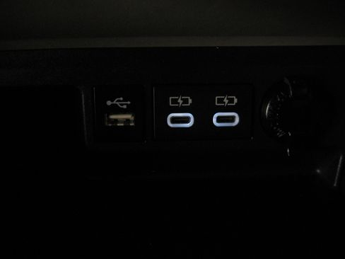 Used 2024 Toyota Highlander XLE image 19