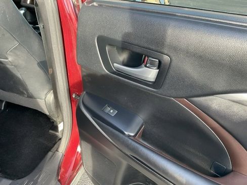 Used 2018 Toyota Highlander Limited image 27