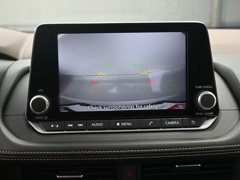 Used 2023 Nissan Rogue SV image 19