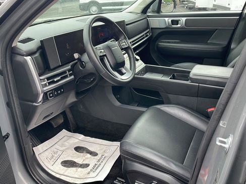 Used 2025 Hyundai Santa Fe SEL AWD/4WD image 9