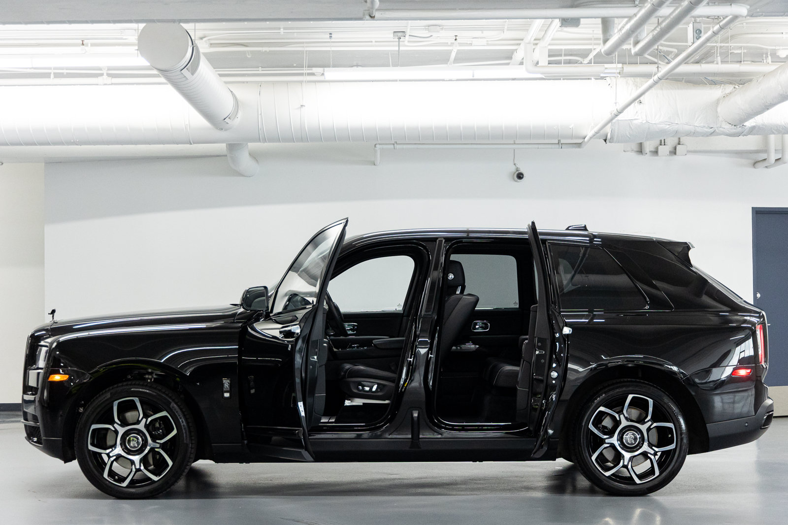 Certified 2024 Rolls-Royce Cullinan Black Badge w/ Driver's Package AWD/4WD image 26
