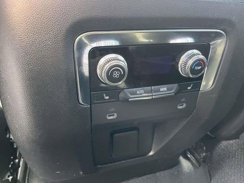 Used 2022 GMC Yukon Denali image 13