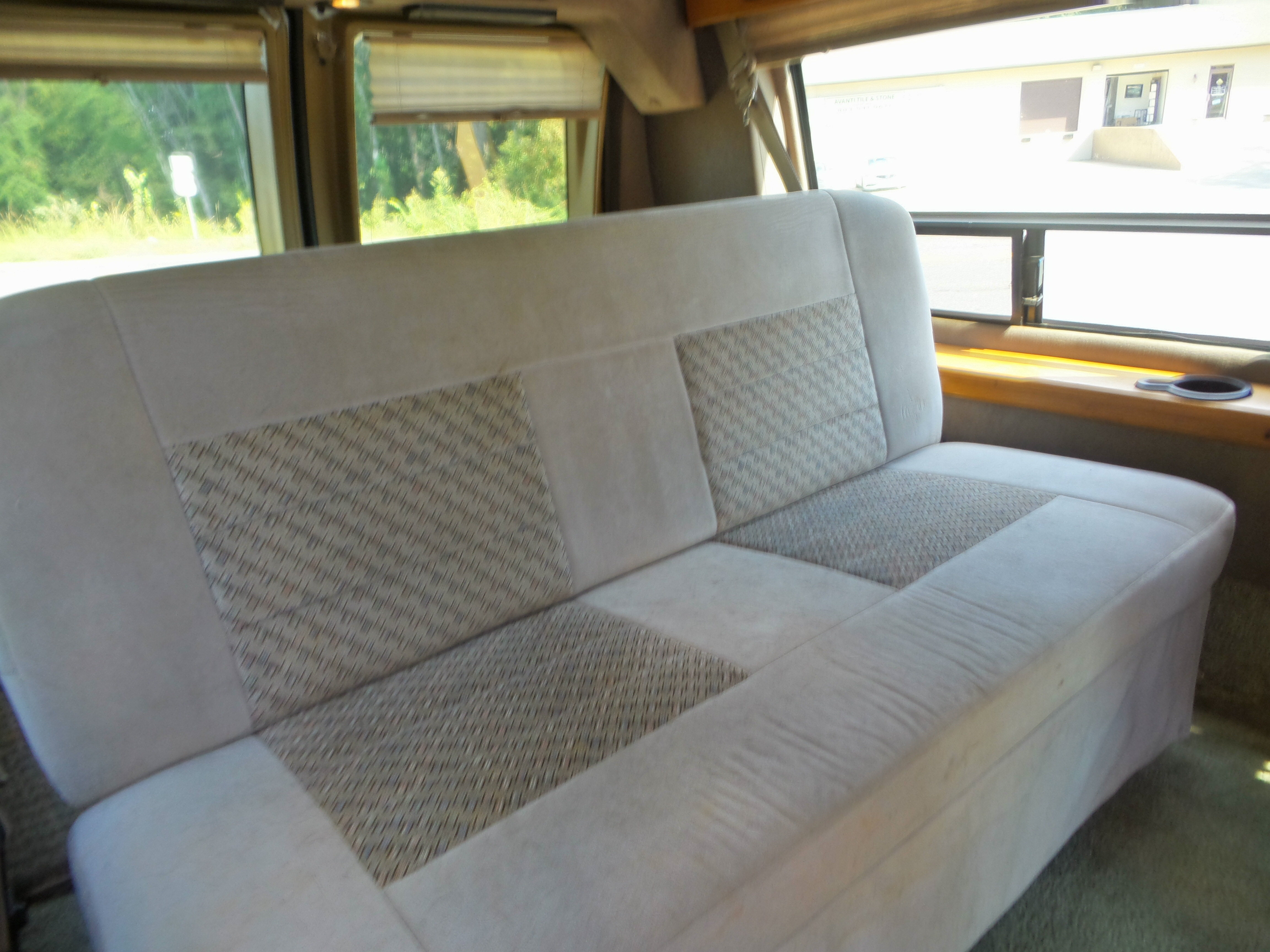 Used 2000 Ford E-150 and Econoline 150 RWD image 10