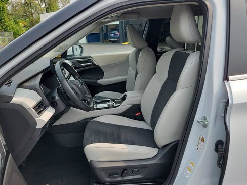 Used 2025 Mitsubishi Outlander SE AWD/4WD image 6