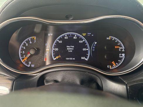 Used 2017 Jeep Grand Cherokee Overland image 13