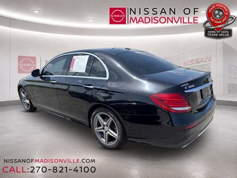 Used 2017 Mercedes-Benz E 300 4MATIC image 3