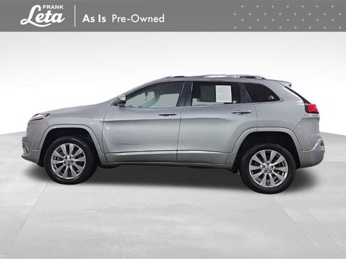 Used 2017 Jeep Cherokee Overland image 5