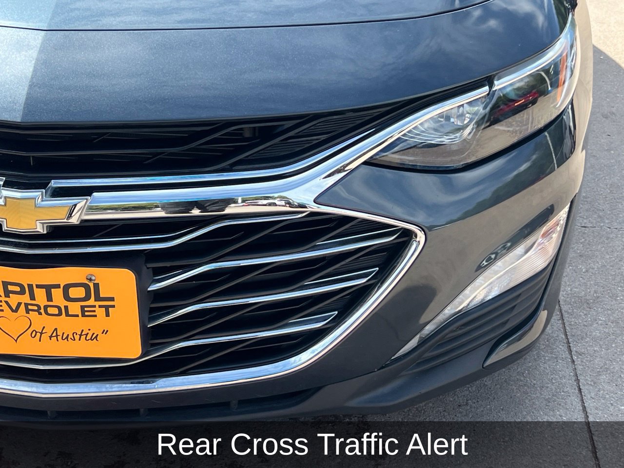 Used 2020 Chevrolet Malibu LT w/ Leather Package FWD image 9