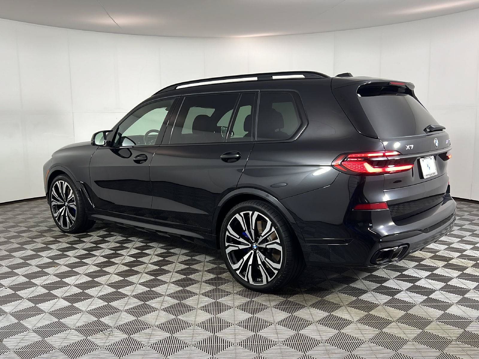 Used 2024 BMW X7 M60i w/ Executive Package AWD/4WD image 5