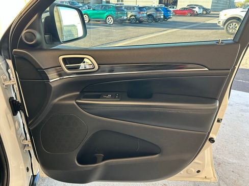Used 2019 Jeep Grand Cherokee Limited image 14