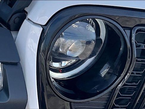 Used 2024 Jeep Wrangler Willys image 25