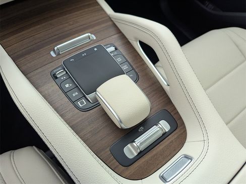 New 2026 Mercedes-Benz GLS 450 4MATIC image 19