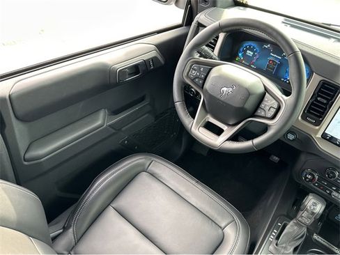 New 2025 Ford Bronco Outer Banks w/ Sasquatch Package image 13