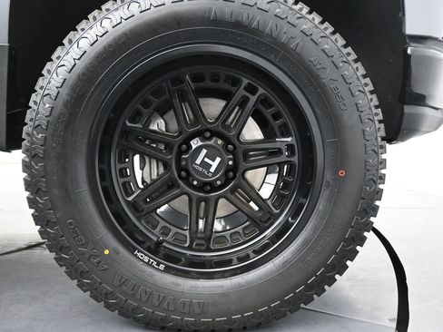 Used 2021 Chevrolet Silverado 1500 LT Trail Boss w/ Convenience Package II image 11