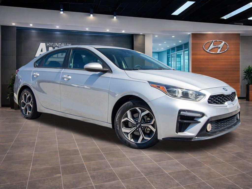 Used 2020 Kia Forte LXS FWD image 3