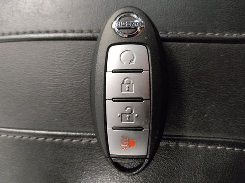 Used 2021 Nissan Rogue Sport SV image 32