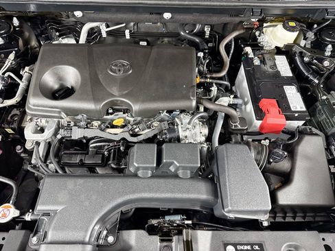 Certified 2025 Toyota RAV4 LE FWD image 39
