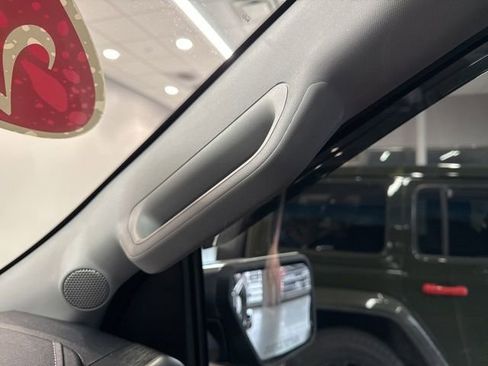 Used 2023 Ford F150 Lariat w/ Trailer Tow Package image 37