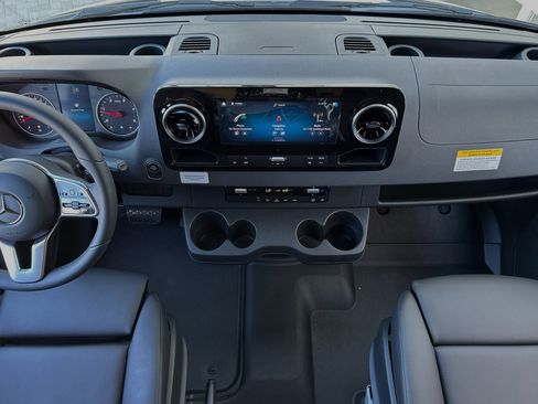 New 2024 Mercedes-Benz Sprinter 4500 image 12