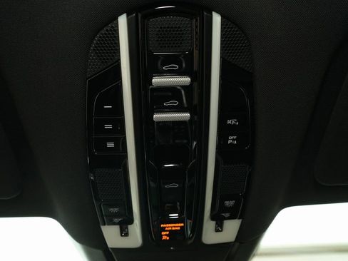 Used 2020 Porsche Panamera 4 Executive image 31