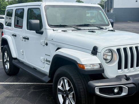 Used 2020 Jeep Wrangler Unlimited Sahara AWD/4WD image 3