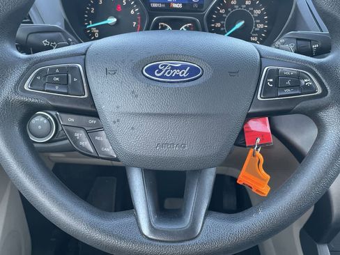 Used 2017 Ford Escape SE w/ SE Cold Weather Package AWD/4WD image 10