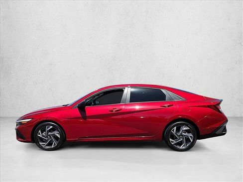 Certified 2025 Hyundai Elantra Sport FWD image 9