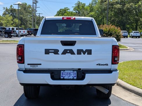 Used 2025 RAM 2500 Big Horn AWD/4WD image 6