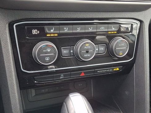 Used 2023 Volkswagen Atlas SE w/ Panoramic Sunroof Package image 17